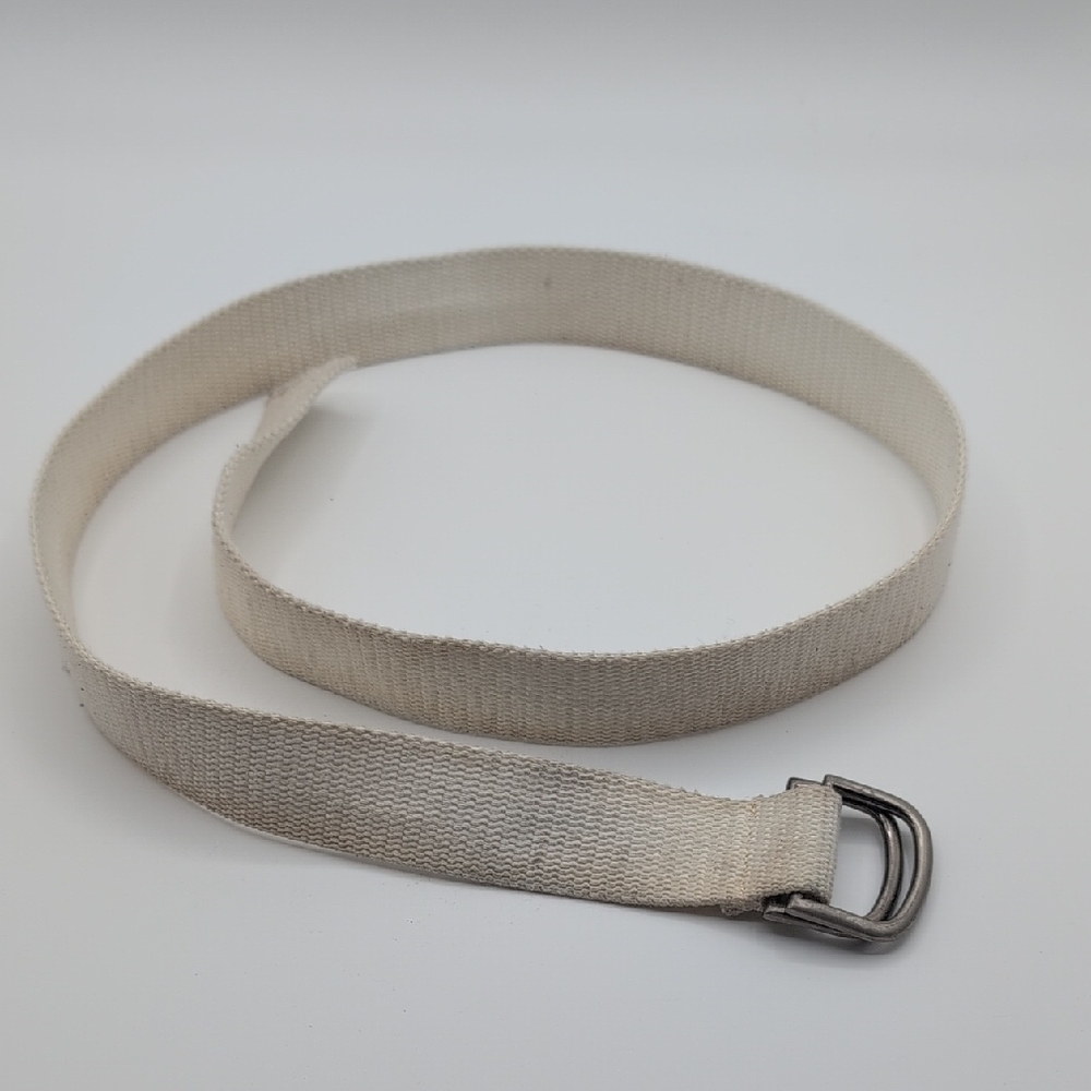 💵2/$10Bundle and Save💵 Elegant 90s White Belt with Silver Buckle